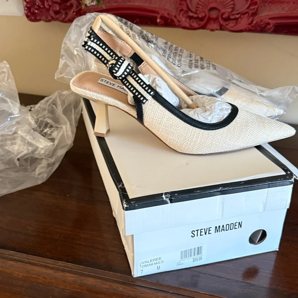 Steve Madden Cream and Black Valerie sandal New in box size 7 - Picture 2 of 3